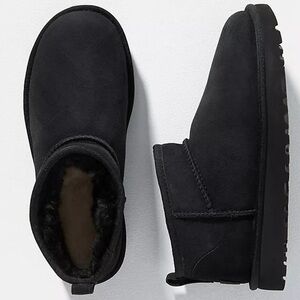 LIKE NEW UGG Classic Ultra Mini Boots!